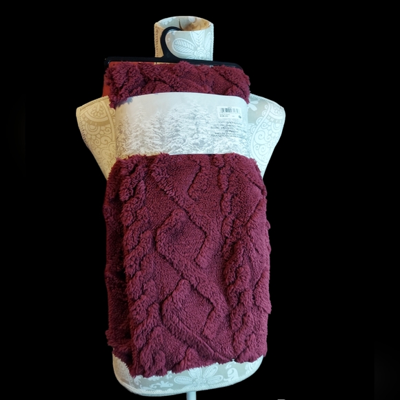 Falls Creek 3 Piece Knit Gift Set/Scarf, Hat, Mittens Burgundy NWT - Picture 2 of 4